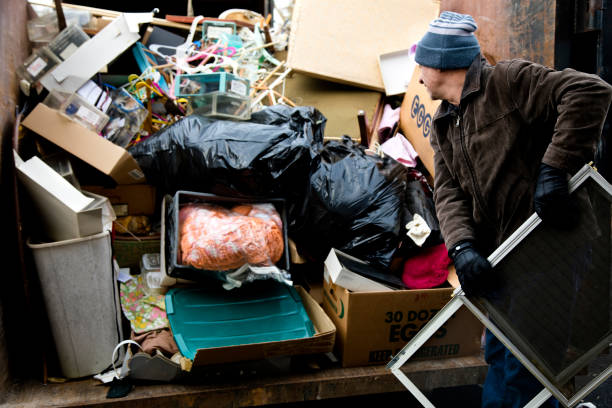 Best Office Cleanout  in Dyersville, IA