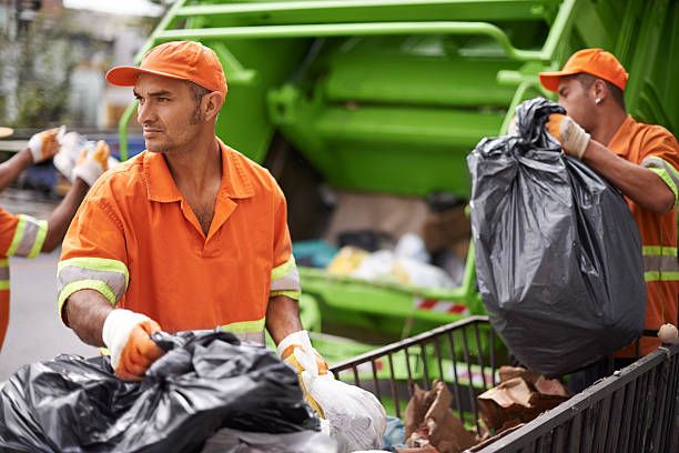 Best Yard Waste Removal  in Dyersville, IA